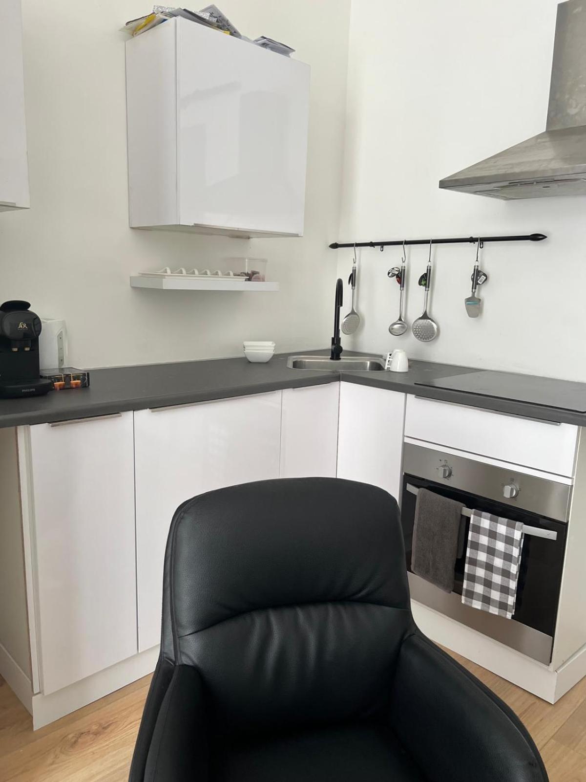 2 Bedroom Apartment 1 Floor In Blankenberge Vrijheidstraat 3 Екстериор снимка